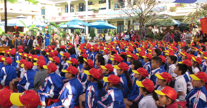Hỗ trợ học phí cho học sinh mầm non, phổ thông và sinh viên đại học bị ảnh hưởng do sự cố môi trường biển