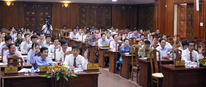 Biểu quyết thông qua nhiều Nghị quyết quan trọng