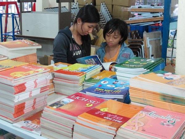 Hàng Việt Nam sớm "tung chiêu" chiếm thị trường năm học mới