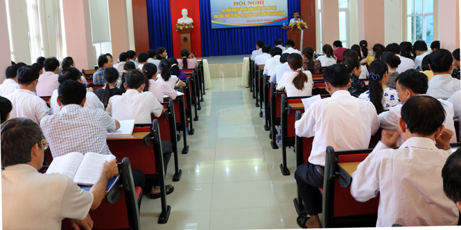 Bồi dưỡng kiến thức pháp luật và tập huấn nghiệp vụ cho cán bộ cấp xã