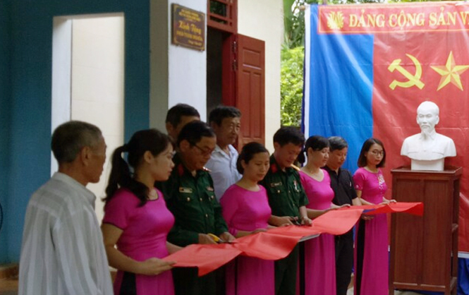 Bộ Tư lệnh Hóa học trao nhà tình nghĩa cho gia đình liệt sỹ Trương Công Trứ