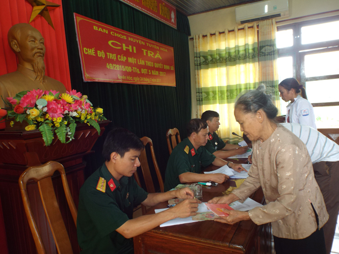 Chi trả trợ cấp cho đối tượng chính sách
