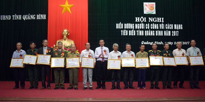 Biểu dương người có công với cách mạng tiêu biểu năm 2017