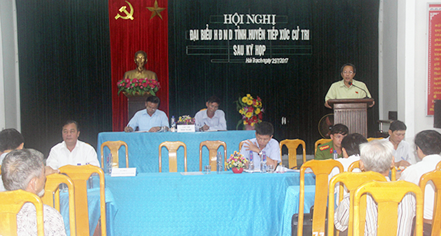 Đại biểu HĐND tỉnh tiếp xúc cử tri sau kỳ họp thứ 5