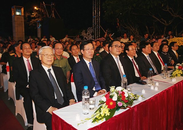 Chương trình cầu truyền hình "Dáng đứng Việt Nam"