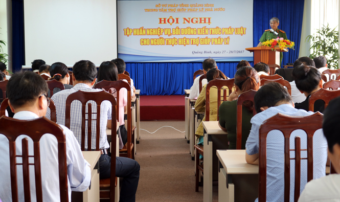 Bồi dưỡng kiến thức pháp luật cho người thực hiện trợ giúp pháp lý