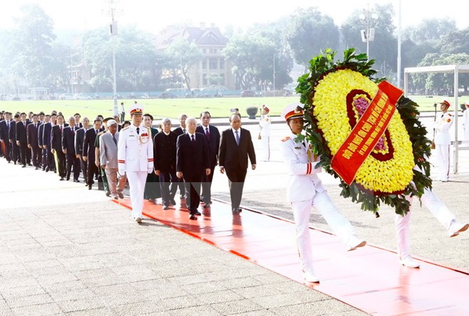 Lãnh đạo Đảng, Nhà nước tưởng niệm các Anh hùng Liệt sỹ