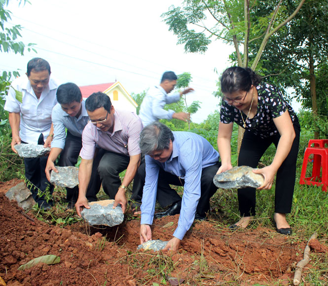 Khởi công xây dựng nhà nội trú cho giáo viên tại xã Quảng Thạch