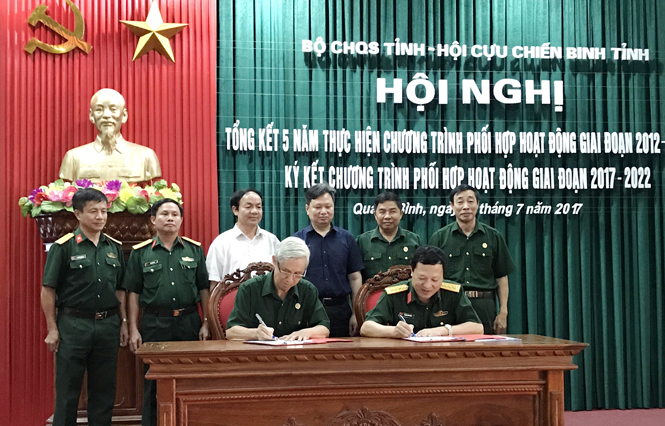 Bộ Chỉ huy Quân sự và Hội Cựu chiến binh tỉnh ký kết chương trình phối hợp giai đoạn 2017-2022