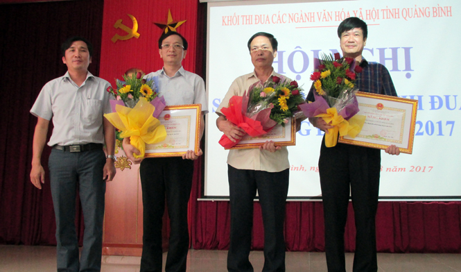 Bàn giải pháp nâng cao hiệu quả các phong trào thi đua yêu nước trong ngành Văn hóa-Xã hội