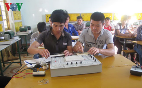 Vì sao trường nghề khó tuyển sinh?