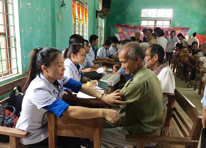 Tuyên Hóa: Tổ chức khám chữa bệnh, cấp phát thuốc miễn phí