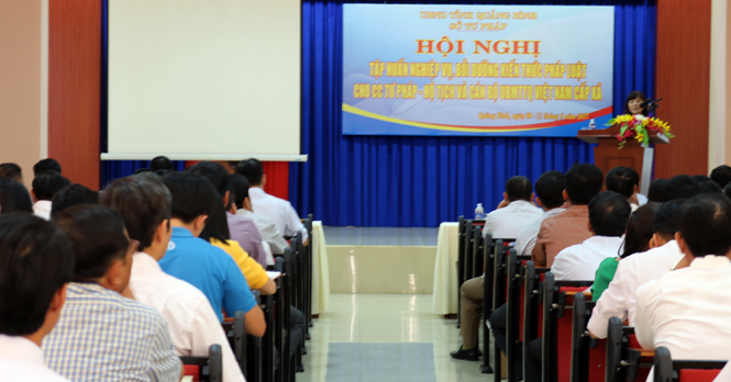 Bồi dưỡng kiến thức pháp luật và tập huấn nghiệp vụ cho cán bộ cấp xã