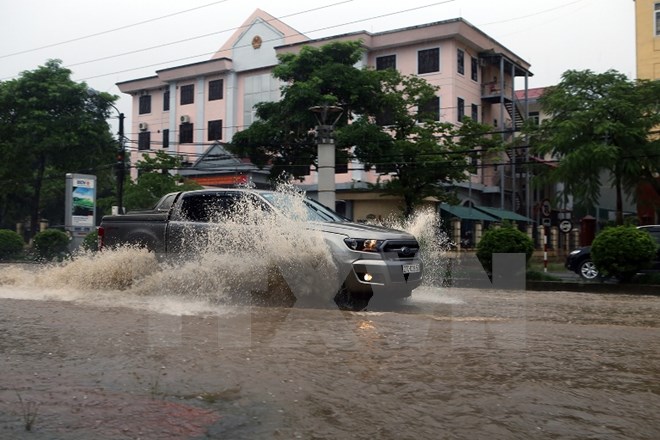 Trung Bộ giảm nắng nóng, Bắc Bộ tiếp tục mưa dông, có nơi mưa rất to