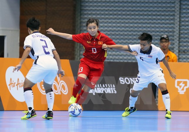 Futsal nữ Việt Nam bại trận trước Futsal Thái Lan ở trận ra quân