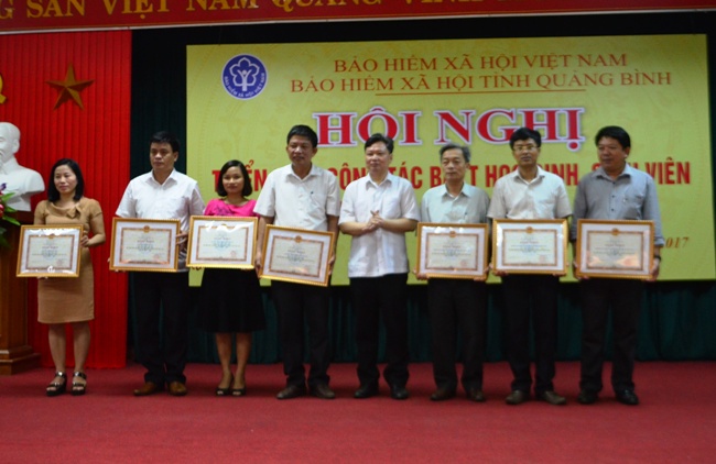 Phấn đấu tỷ lệ tham gia bảo hiểm y tế học sinh, sinh viên đạt 100%