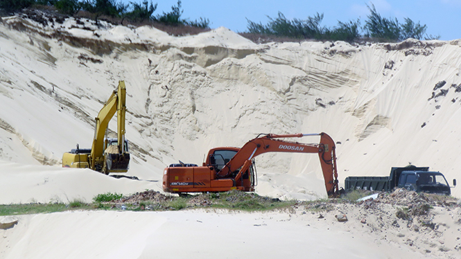 Việc khai thác cát của Công ty TNHH DV Thắng Giang tại xã Võ Ninh (Quảng Ninh): Đã kiểm tra, xử lý