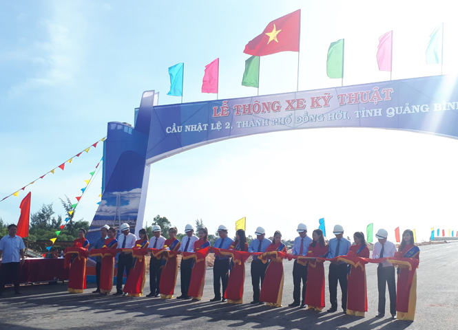 Thông xe kỹ thuật cầu Nhật Lệ 2