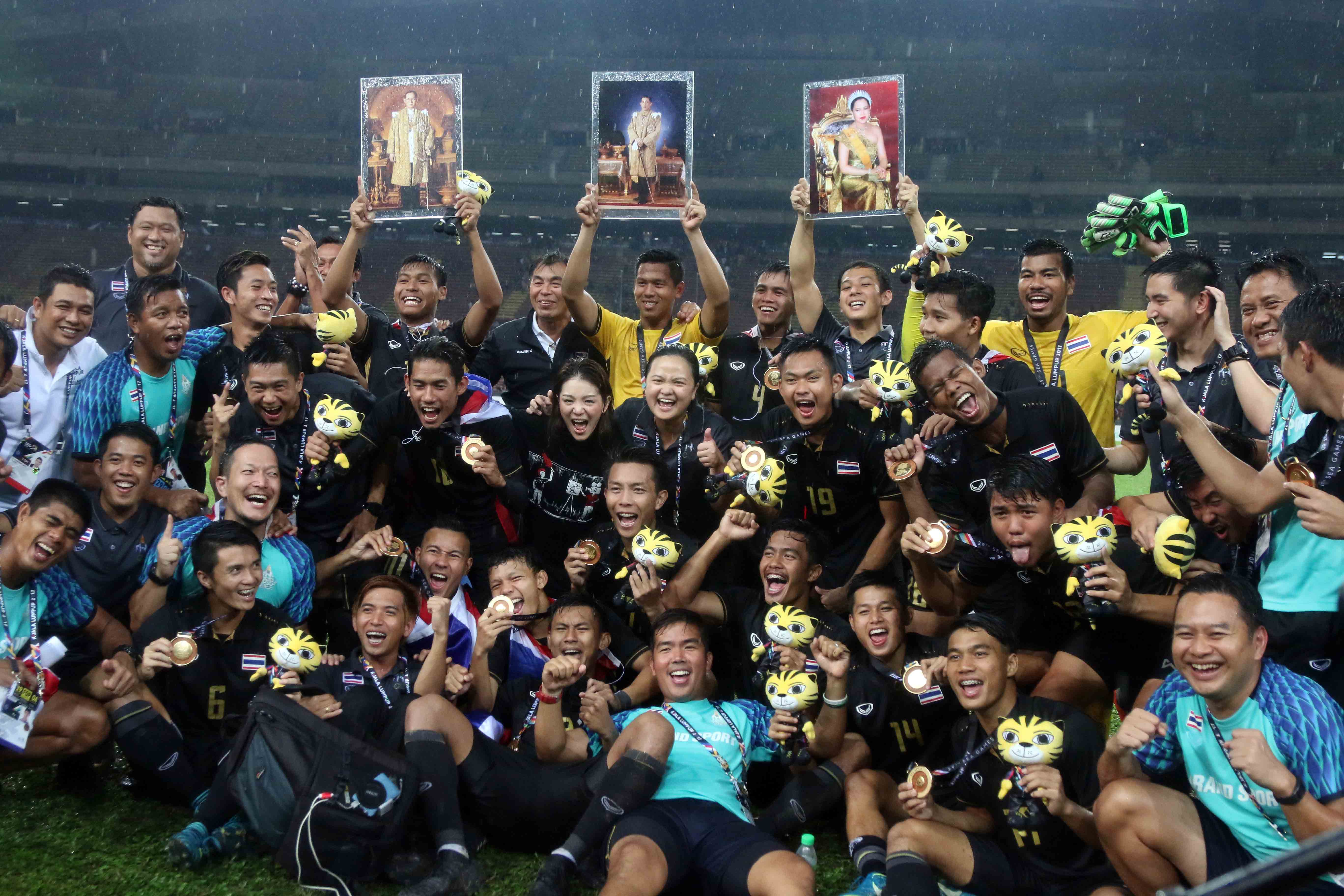 Người Thái hân hoan vì vẫn thống trị bóng đá nam SEA Games