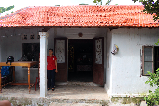 Sửa chữa nhà cho hai chị em mồ côi