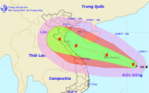 Bão số 10 di chuyển nhanh trên Biển Đông, giật cấp 15