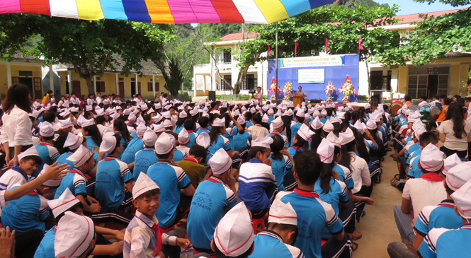 Chủ động quyết định việc học sinh nghỉ học nếu có hiện tượng nguy hiểm do bão gây ra
