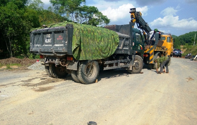Xe ben gây tai nạn khiến 2 cha con thương vong