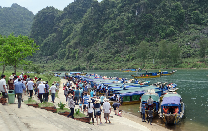 Tạm ngừng đón khách du lịch tại khu vực Phong Nha-Kẻ Bàng