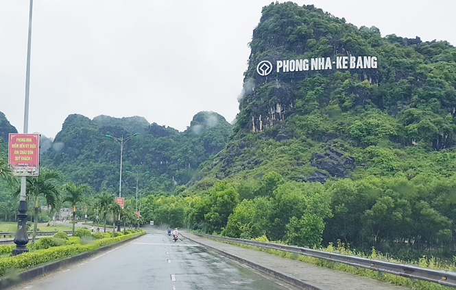 Sẽ tổ chức đấu thầu thu gom, vận chuyển, xử lý rác thải tại khu vực Phong Nha-Kẻ Bàng