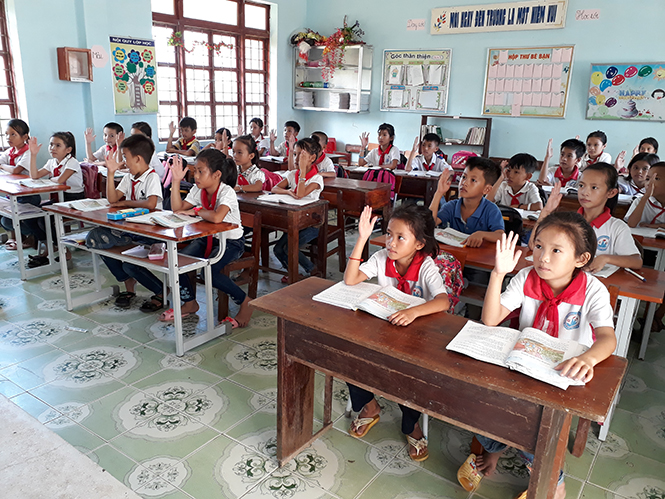Sáng nay 100% trường học đón học sinh đi học trở lại