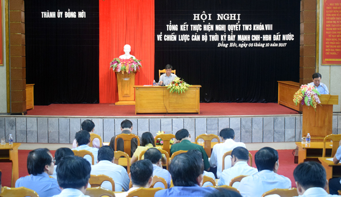 Thành ủy Đồng Hới: Công tác cán bộ được triển khai khá đồng bộ và đổi mới