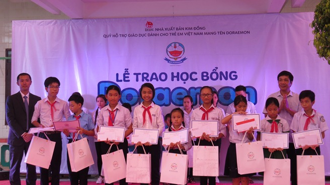 Trao 540 học bổng Doraemon cho học sinh xuất sắc