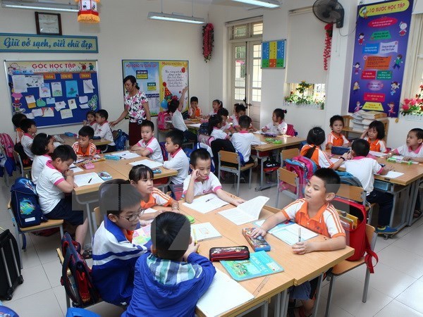 Lùi thực hiện chương trình mới: Bài học từ triển khai mô hình VNEN