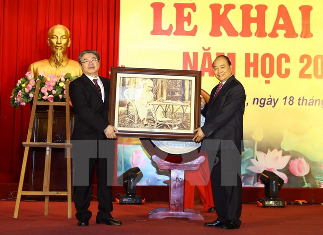 Thủ tướng: Cần tạo ra những thế hệ lãnh đạo có tầm nhìn chiến lược