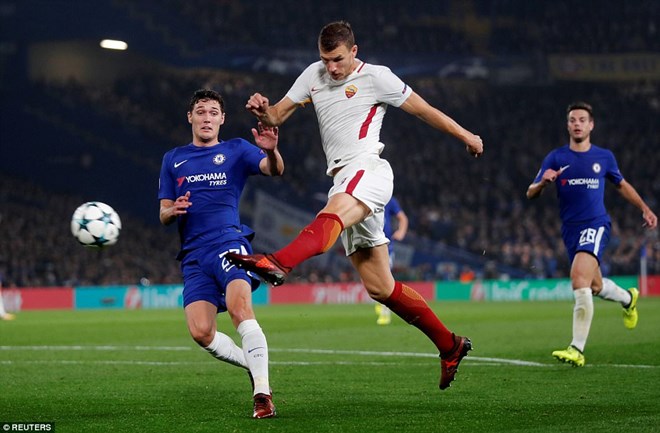 Chelsea - Roma "bất phân thắng bại" sau màn rượt đuổi kịch tính