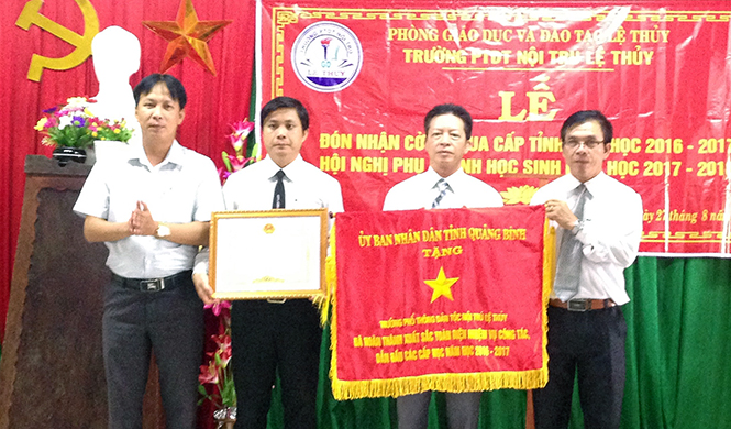 Xứng danh lá cờ đầu