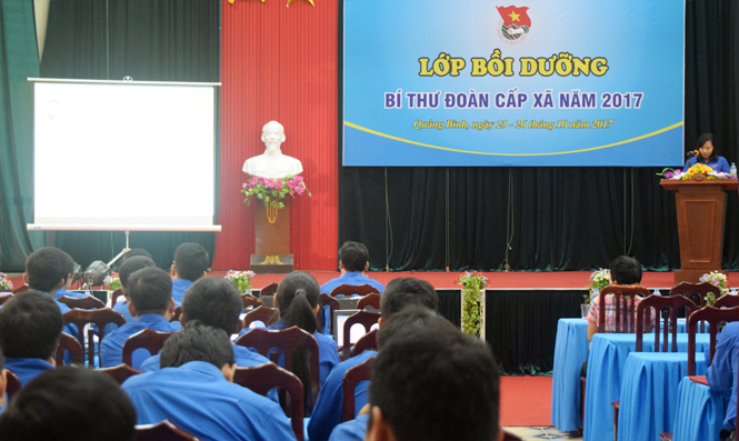Khai giảng lớp bồi dưỡng bí thư đoàn cấp xã