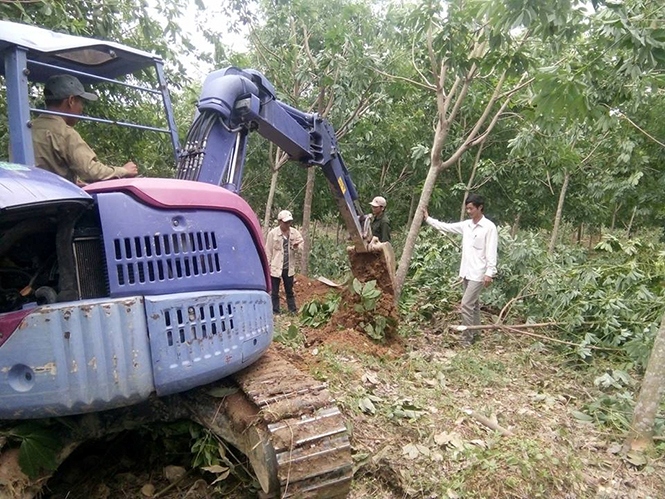 Hết lòng vì dân