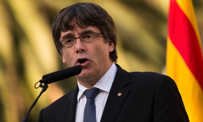Thủ hiến Catalonia Carles Puigdemont đối diện cáo buộc nổi loạn