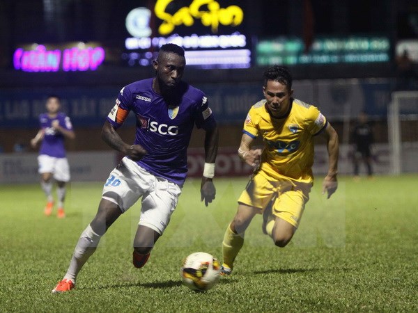 "Sức nóng" trên đường đua đến ngôi vô địch V-League 2017