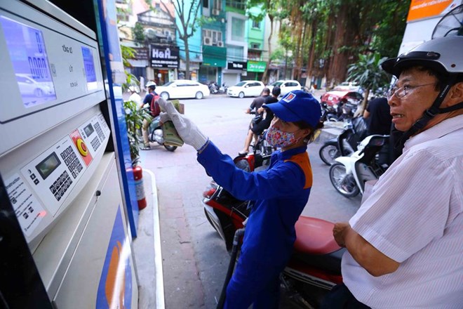 Tăng trở lại, xăng RON 92 có mức trần mới là 18.146 đồng mỗi lít