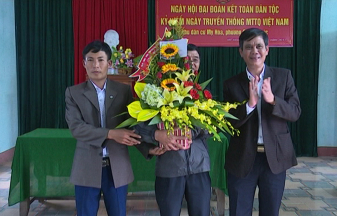 Đồng chí Bí thư Thị ủy Ba Đồn dự Ngày hội đại đoàn kết toàn dân tộc