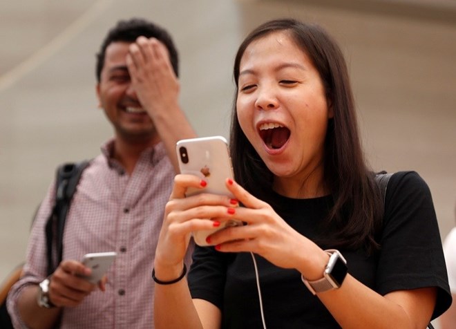 iPhone X chính hãng sẽ 'lên kệ' từ 8-12 với giá từ 29,99 triệu đồng