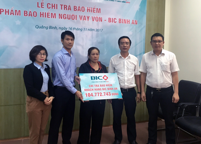 BIC Bắc Trung Bộ chi trả quyền lợi bảo hiểm cho khách hàng