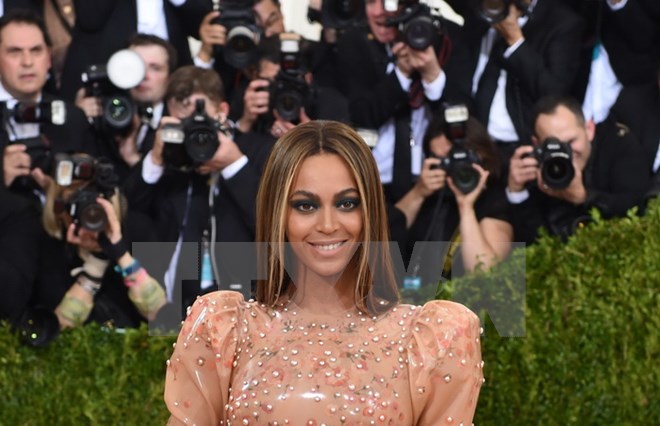 Beyonce là nữ nghệ sỹ kiếm tiền giỏi nhất làng nhạc thế giới năm 2017