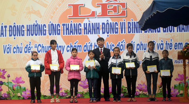 Phát động "Tháng hành động vì bình đẳng giới và phòng chống bạo lực trên cơ sở giới năm 2017"