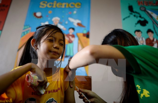 Philippines yêu cầu Sanofi ngừng bán vắcxin sốt xuất huyết Dengvaxia
