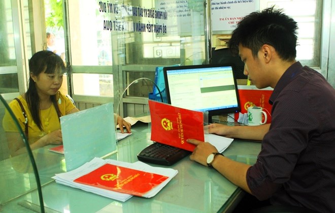Chính thức ngưng hiệu lực quy định ghi tên cả gia đình vào sổ đỏ