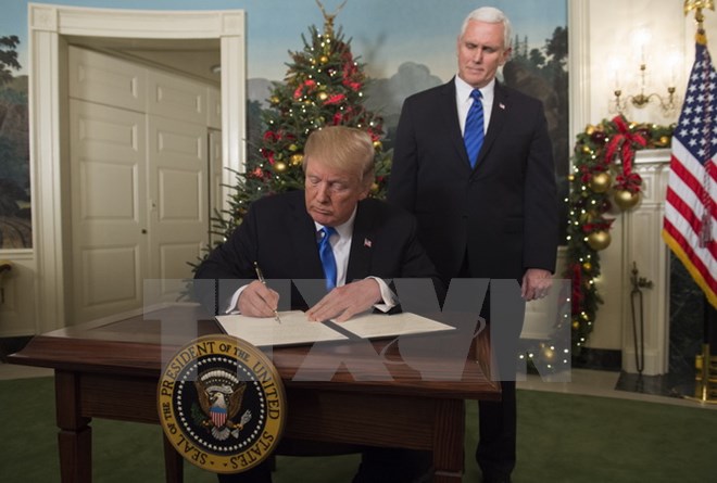 Tuyên bố của ông Trump về Jerusalem: Cú "chọc gậy tổ ong" nguy hiểm