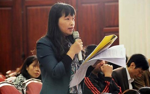 Nhiều ý kiến đồng thuận tăng lương cho giáo viên, miễn học phí THCS